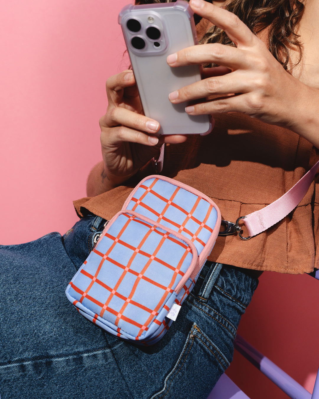 Bolso Porta Celular Wine Checkers